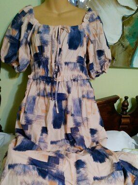 UNIVERSAL THREAD DRESS XS NWT PEACH AND BLUE